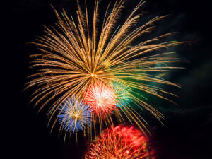 夜空いっぱいの打ち上げ花火