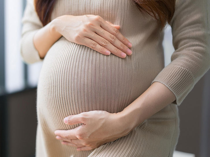 妊婦さんの大きなお腹