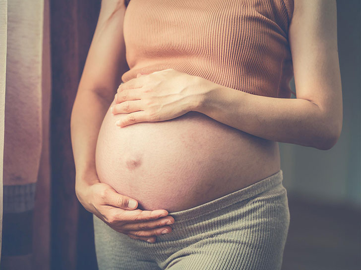 妊婦さんの大きなお腹