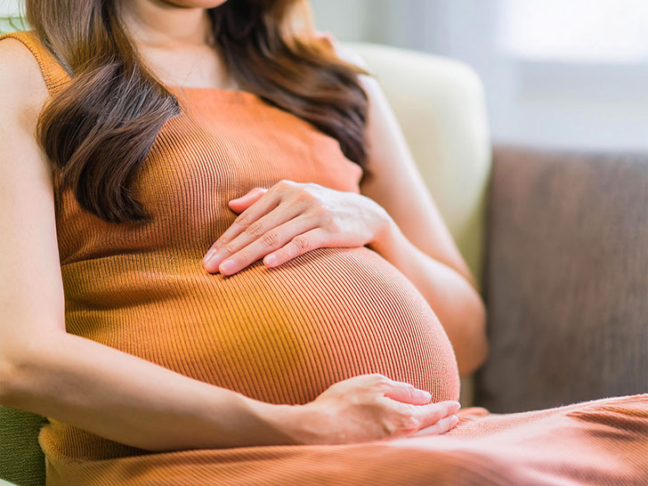 妊婦さんの大きなお腹