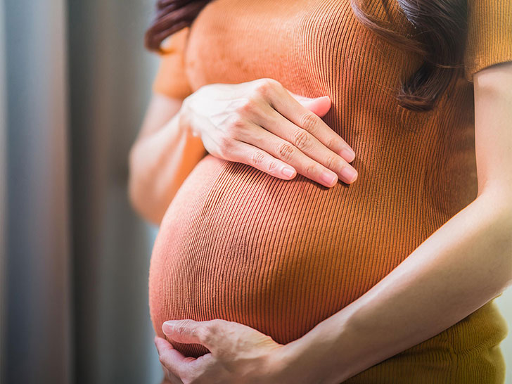 妊婦さんの大きなお腹