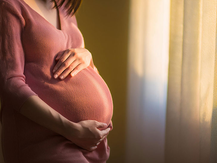 妊婦さんの大きなお腹